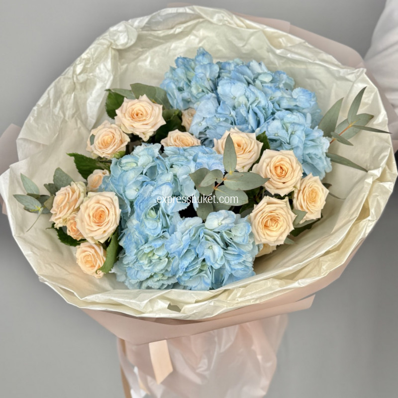 Нежный микс с гортензией